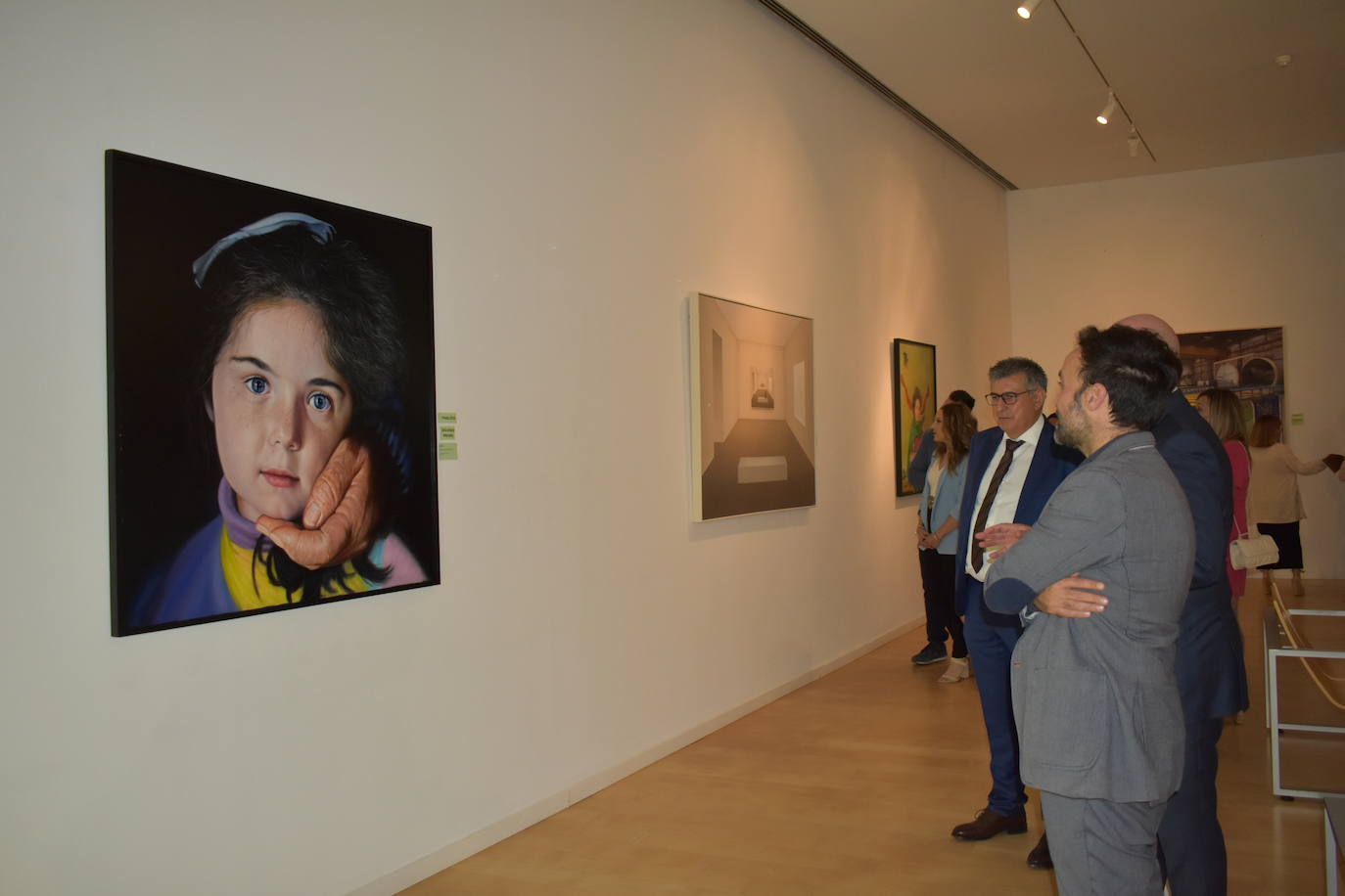 El Palacio Obispo Solís acoge la exposición de las obras del XII Certamen de Pintura Laura Otero