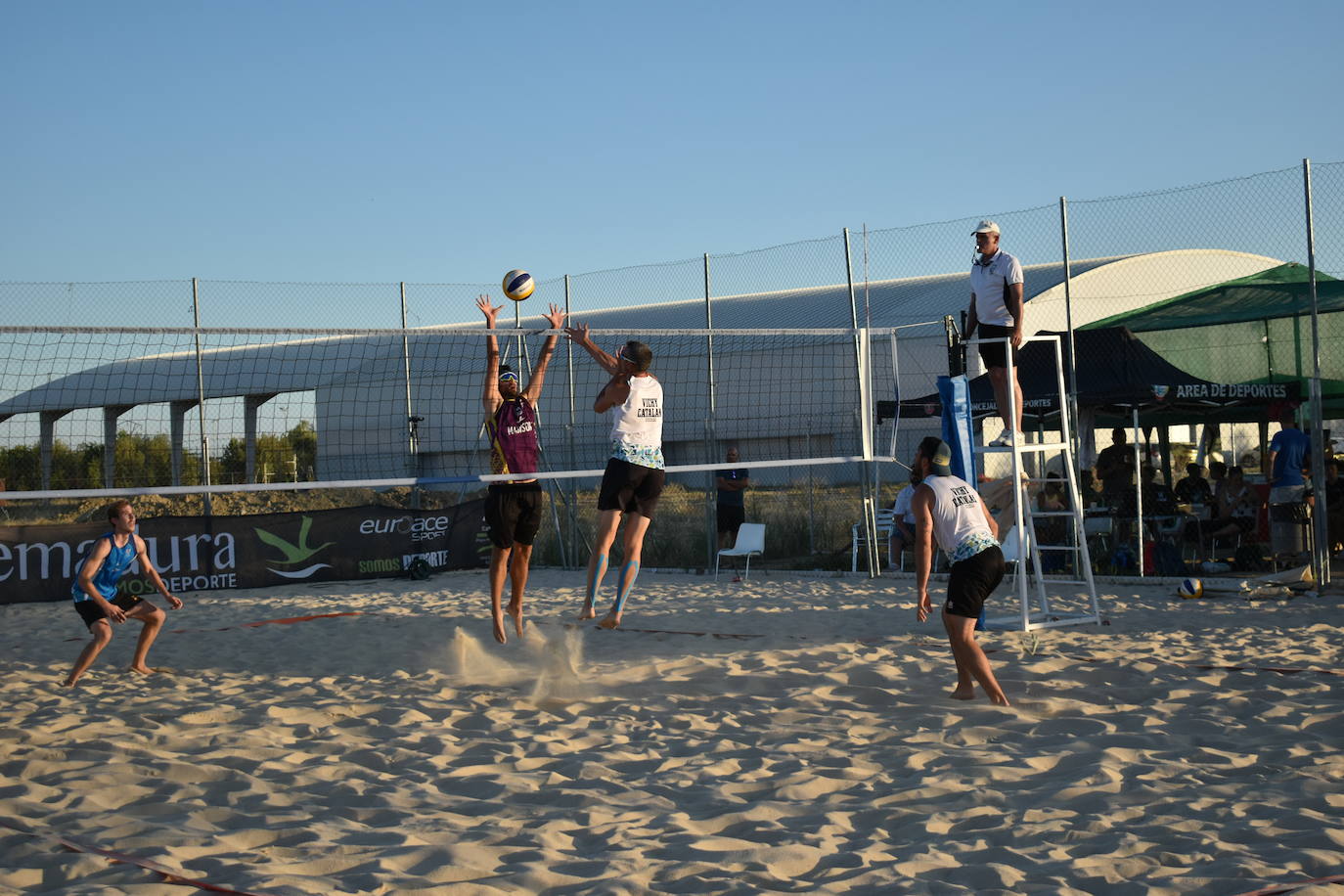 El Circuito Extremeño de Voley Playa en Miajadas en imágene