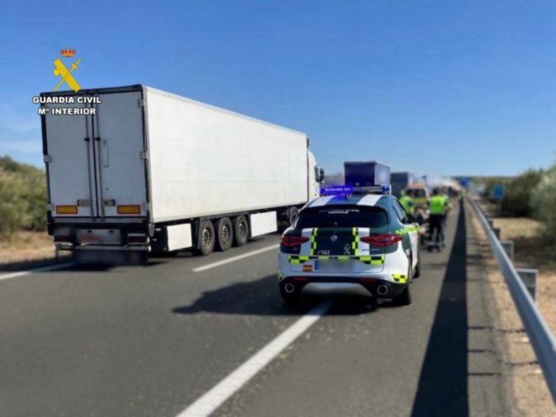 El conductor de un camión da siete veces la tasa de alcohol permitida a su paso por la A5 a la altura de Miajadas