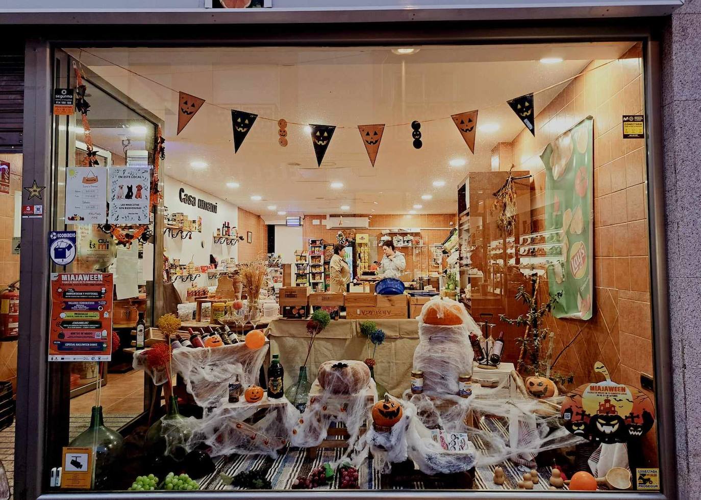 El comercio local convierte Halloween en 'Miajaween'
