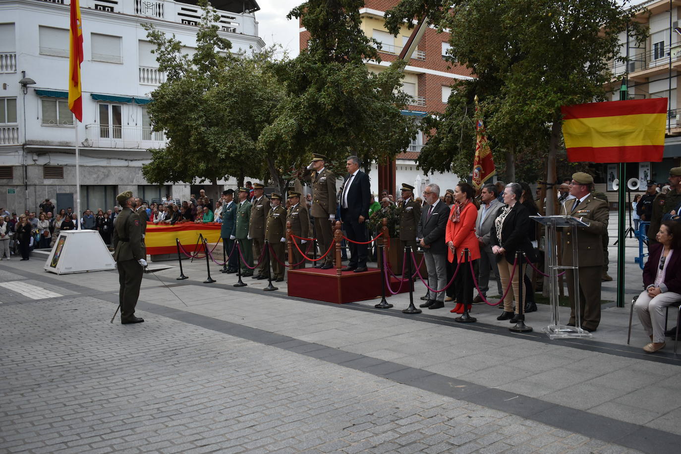 Fotos: Solemne arriado de bandera en honor al Teniente Saturnino Martín Cerezo