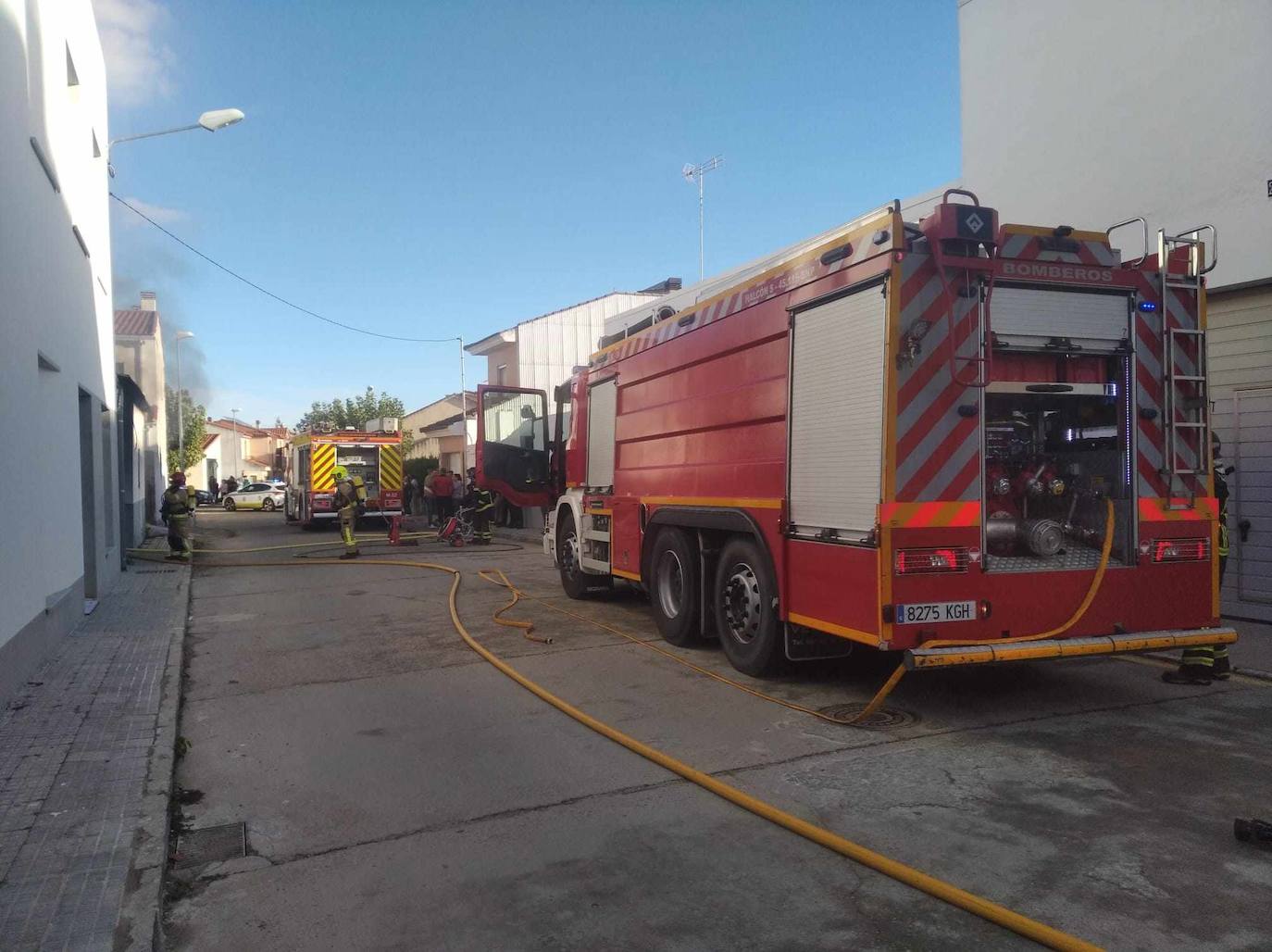 Vehículos de bomberos en el lugar del suceso