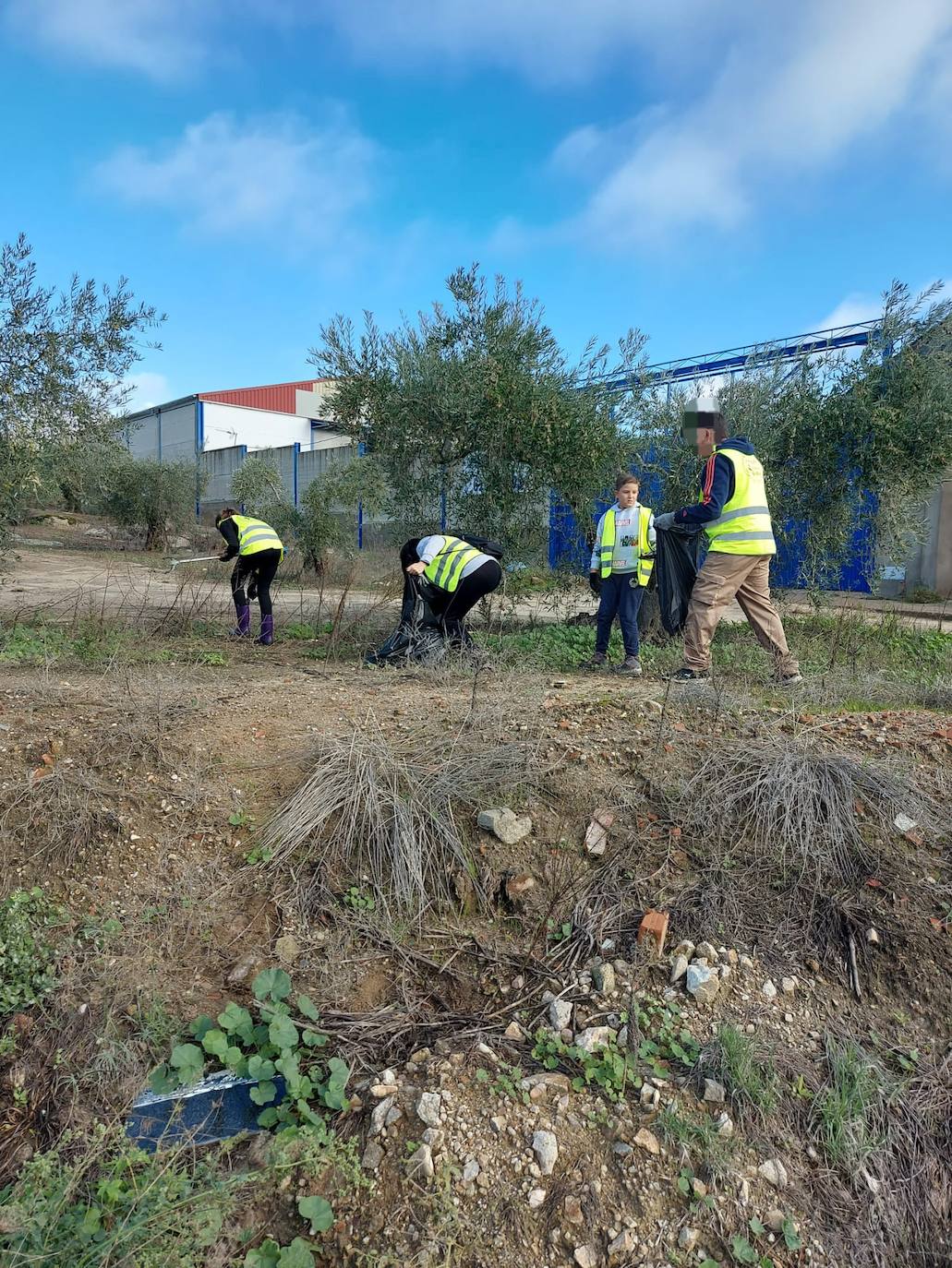 La asociación Amat recogió 224 kilos de basuraleza