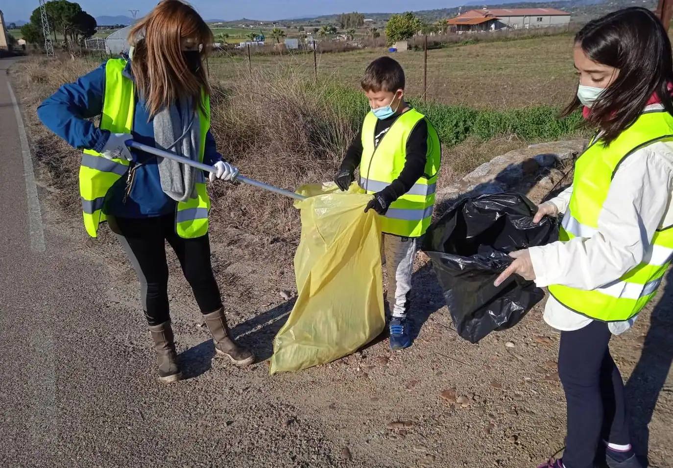 La jornada de Basuraleza de este sábado será finalmente por la zona de pisos tutelados de Miajadas