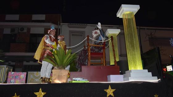 Los Reyes Magos se preparan para recorrer las calles de Miajadas