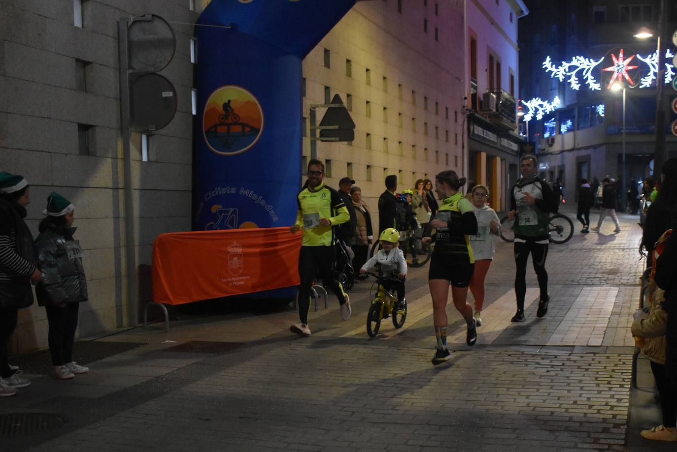 Fotos: La San Silvestre Miajadeña fue de las primeras en despedir el 2023