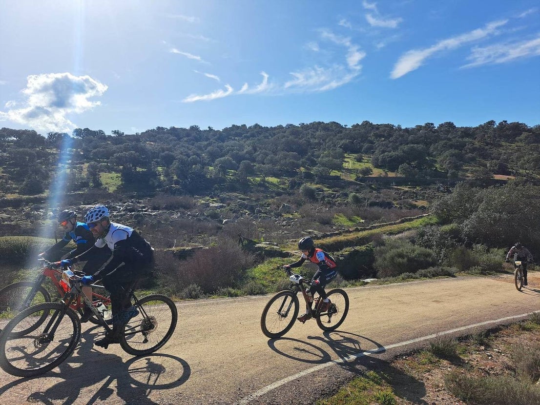 Miajadas volvió a convertirse un año más en punto referente del ciclismo con su famosa prueba Titán de los Ríos, congregando lo mejor del panorama nacional en un paraje natural incomparable. 