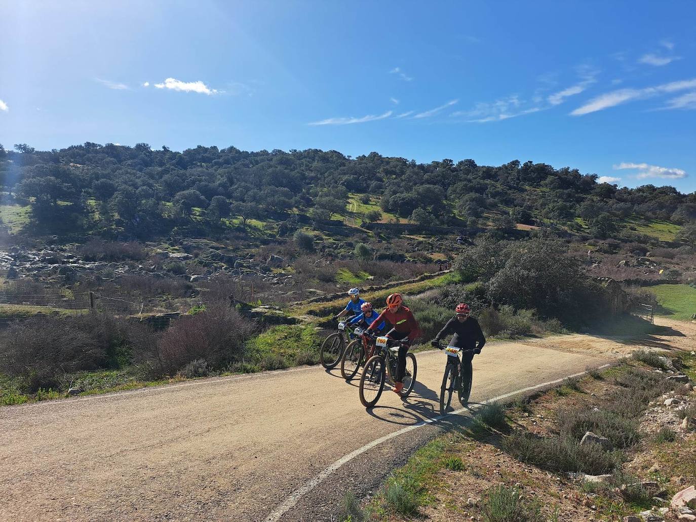 Miajadas volvió a convertirse un año más en punto referente del ciclismo con su famosa prueba Titán de los Ríos, congregando lo mejor del panorama nacional en un paraje natural incomparable. 