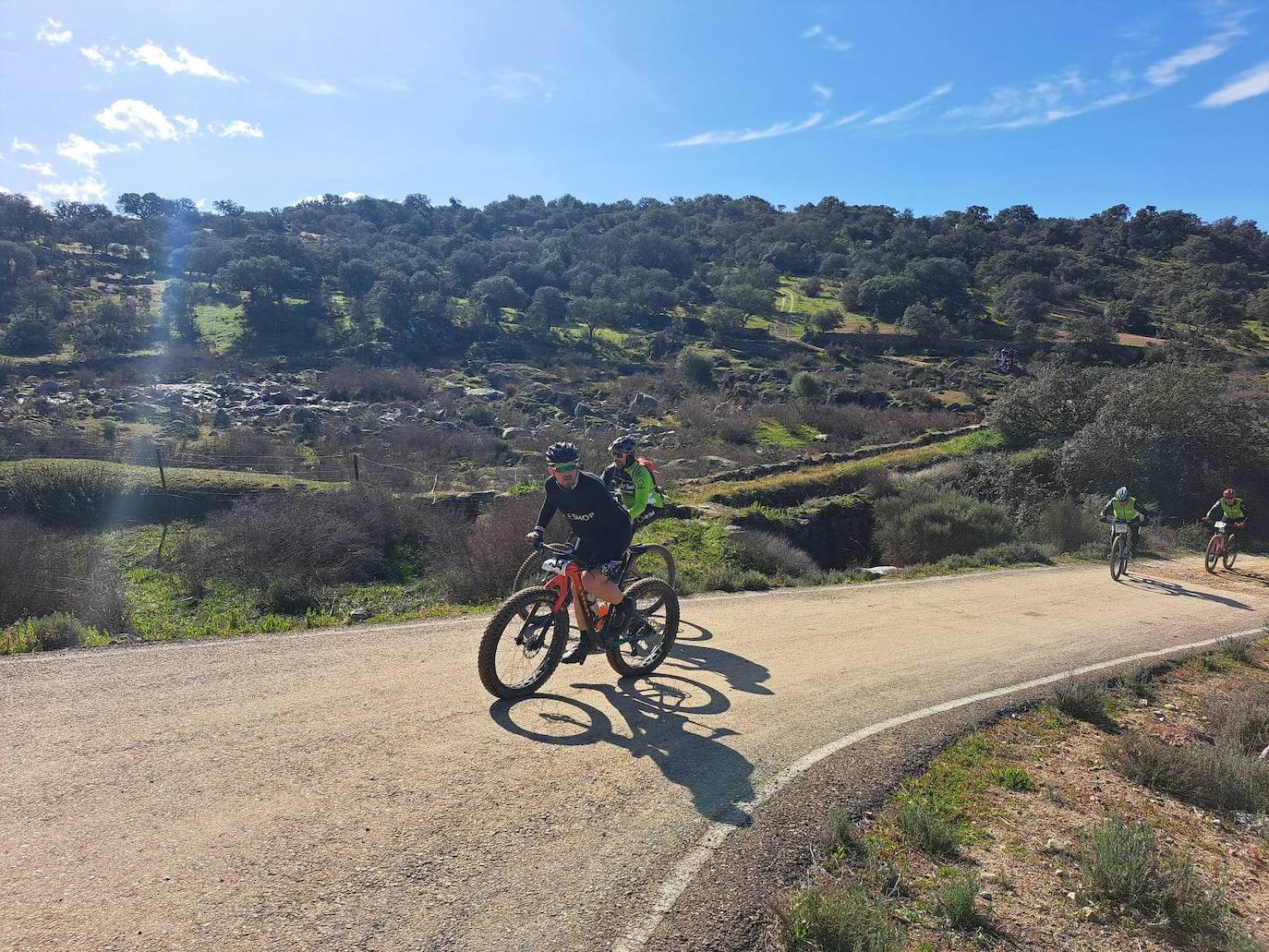 Miajadas volvió a convertirse un año más en punto referente del ciclismo con su famosa prueba Titán de los Ríos, congregando lo mejor del panorama nacional en un paraje natural incomparable. 