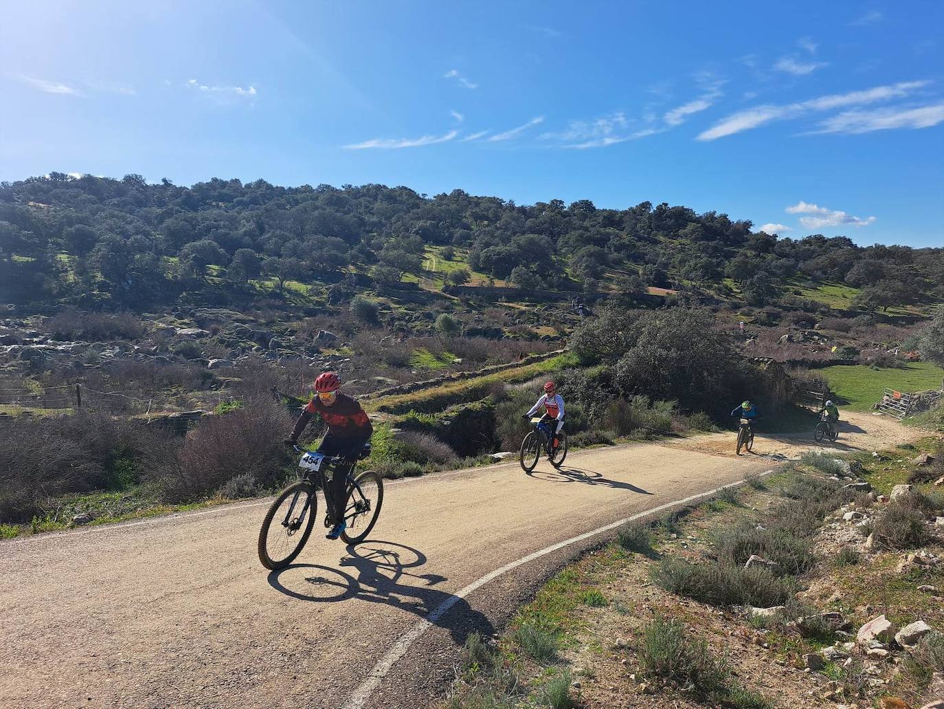 Miajadas volvió a convertirse un año más en punto referente del ciclismo con su famosa prueba Titán de los Ríos, congregando lo mejor del panorama nacional en un paraje natural incomparable. 