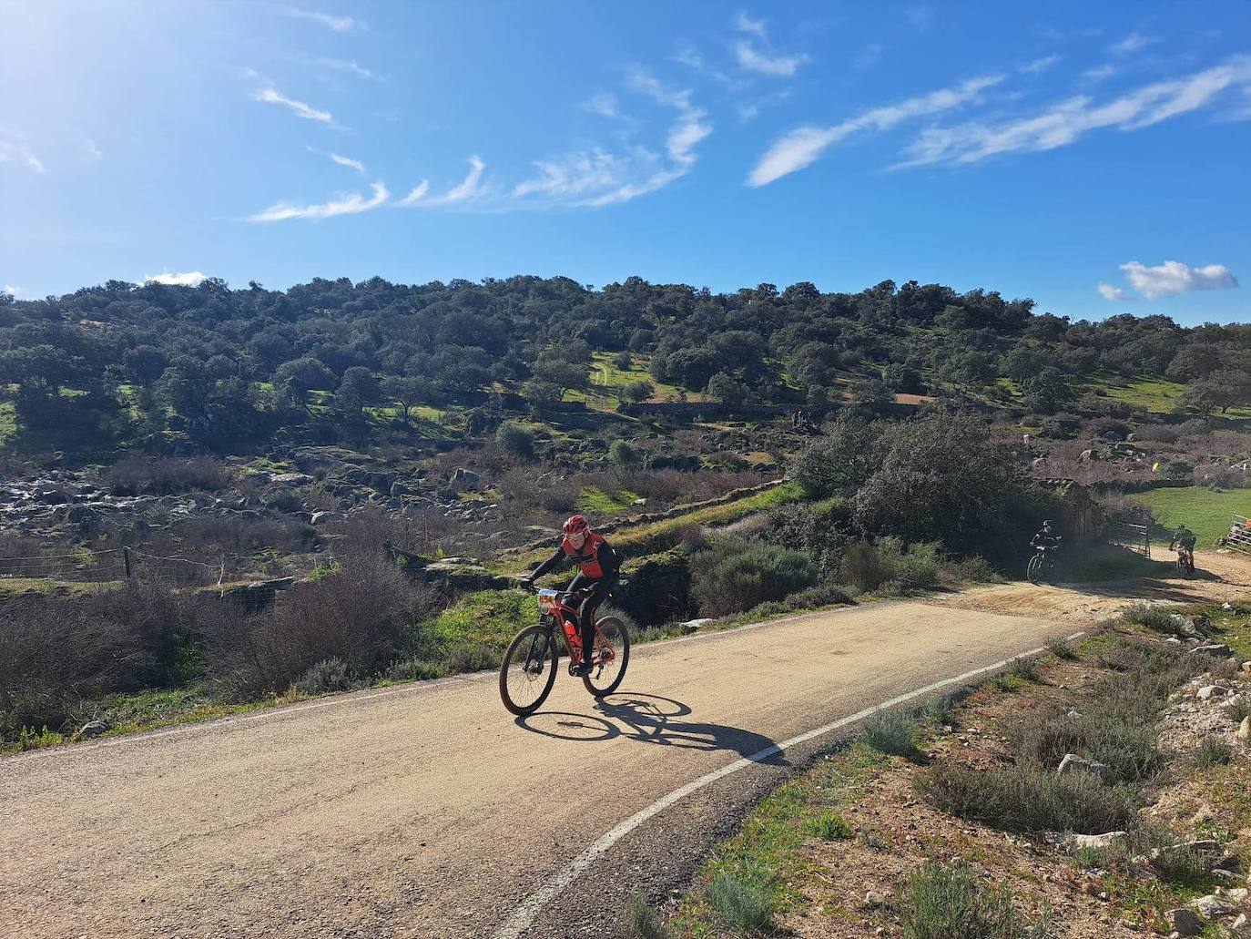 Miajadas volvió a convertirse un año más en punto referente del ciclismo con su famosa prueba Titán de los Ríos, congregando lo mejor del panorama nacional en un paraje natural incomparable. 