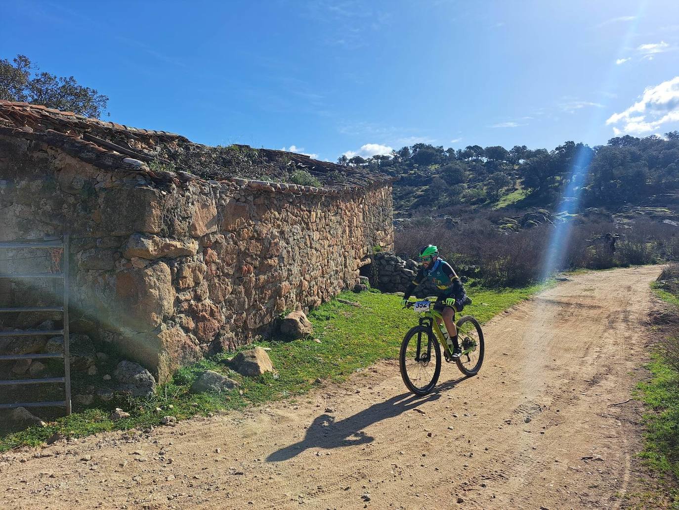 Miajadas volvió a convertirse un año más en punto referente del ciclismo con su famosa prueba Titán de los Ríos, congregando lo mejor del panorama nacional en un paraje natural incomparable. 