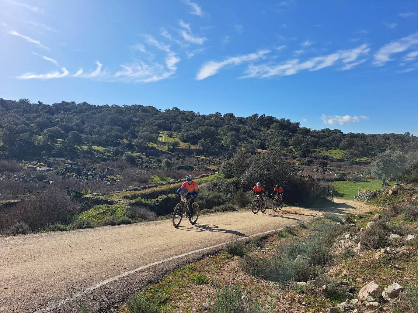 Miajadas volvió a convertirse un año más en punto referente del ciclismo con su famosa prueba Titán de los Ríos, congregando lo mejor del panorama nacional en un paraje natural incomparable. 