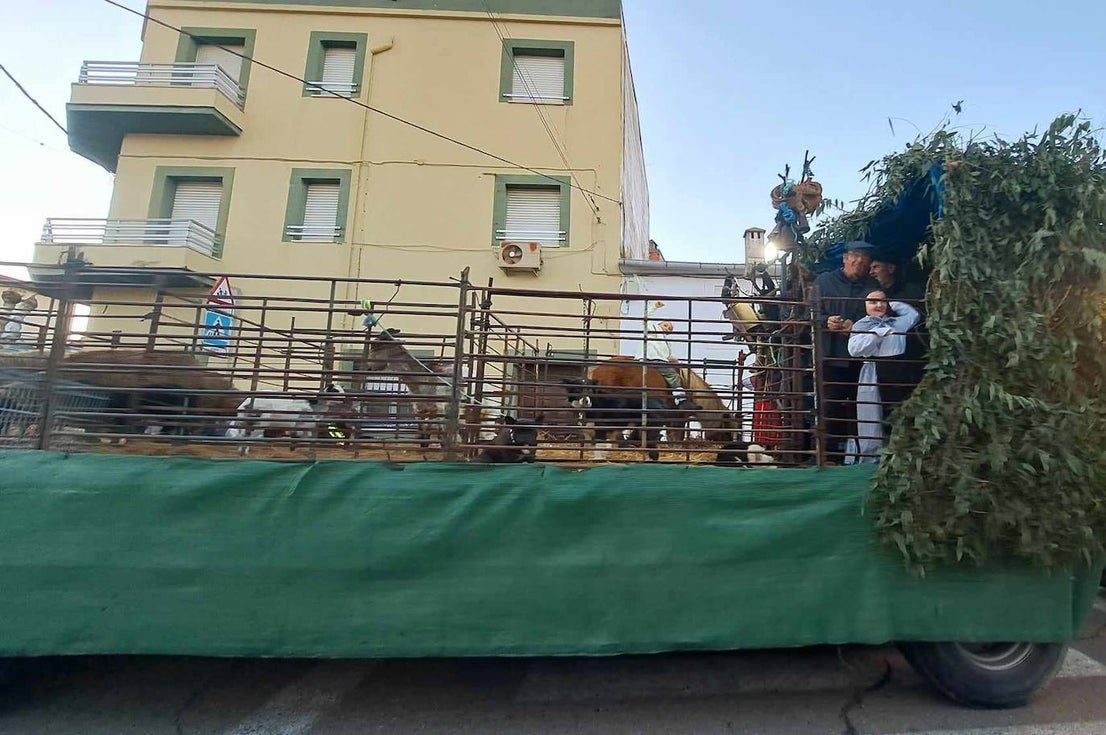 FOTOS: La magia de la Cabalgata de Reyes Magos recorrió las calles de Miajadas