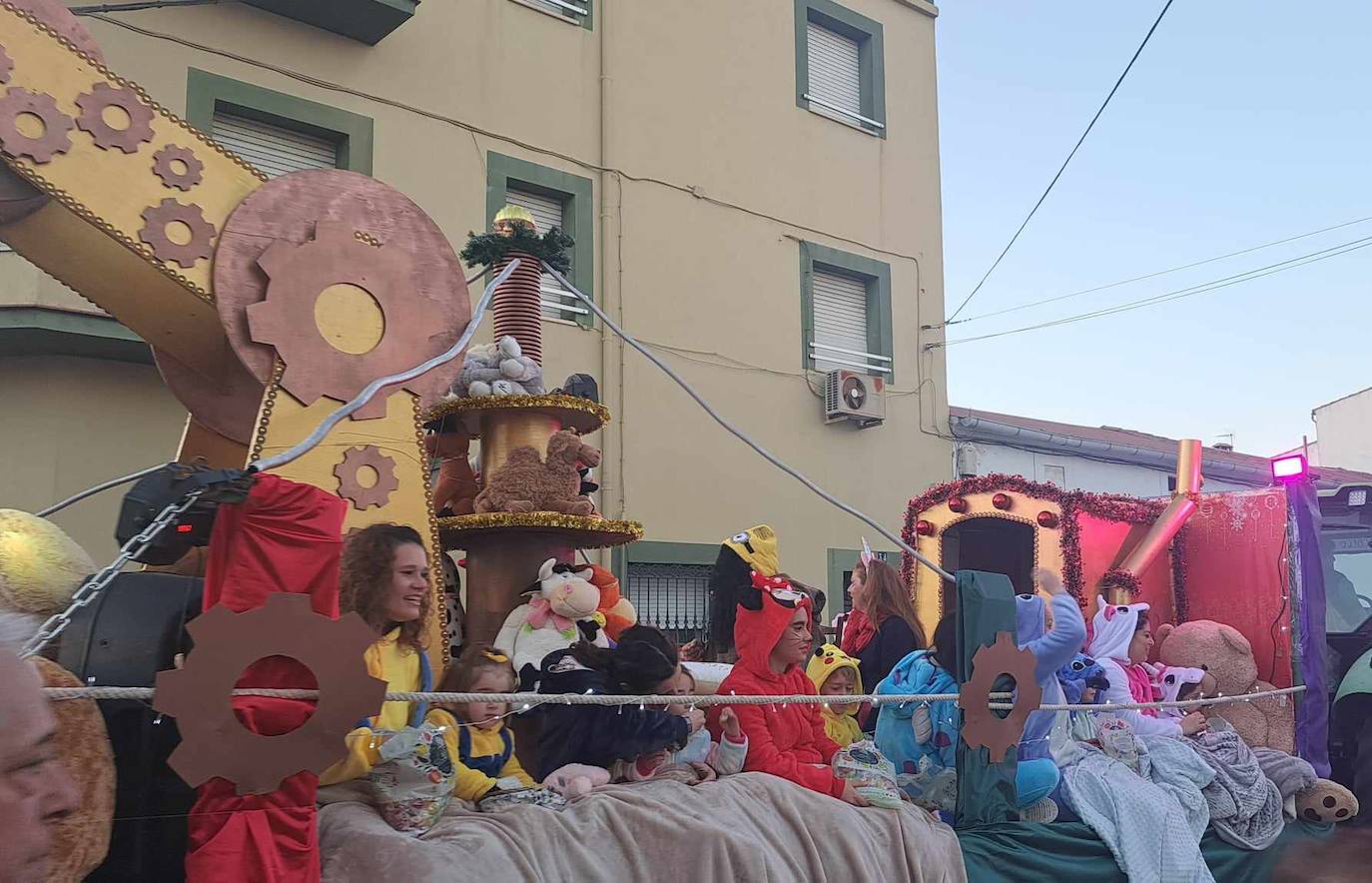 FOTOS: La magia de la Cabalgata de Reyes Magos recorrió las calles de Miajadas