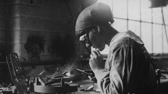 El Palacio Obispo Solís acoge la exposición fotográfica 'Mujer, guerra y trabajo'
