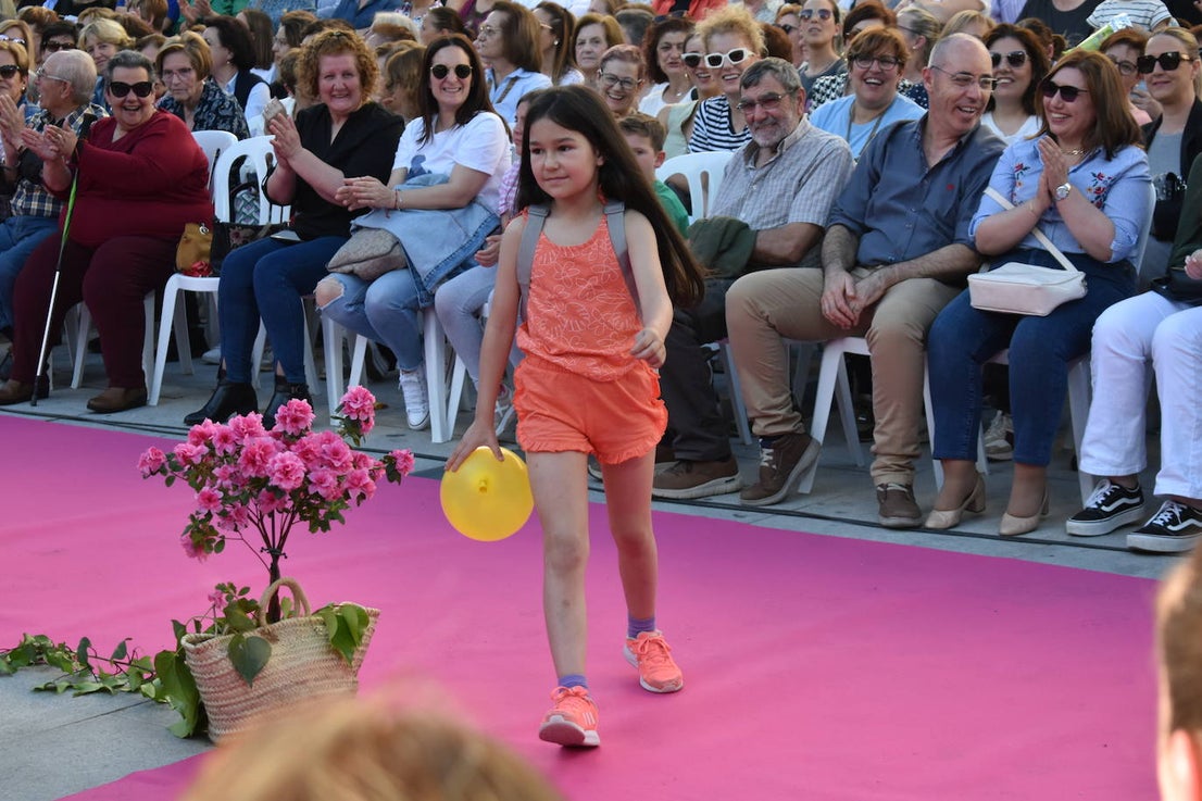 FOTOS: Éxito rotundo del desfile 'Miajadas está de moda' (1ª parte)