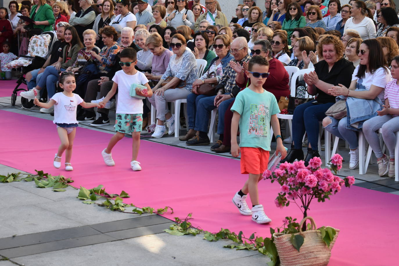 FOTOS: Éxito rotundo del desfile 'Miajadas está de moda' (1ª parte)