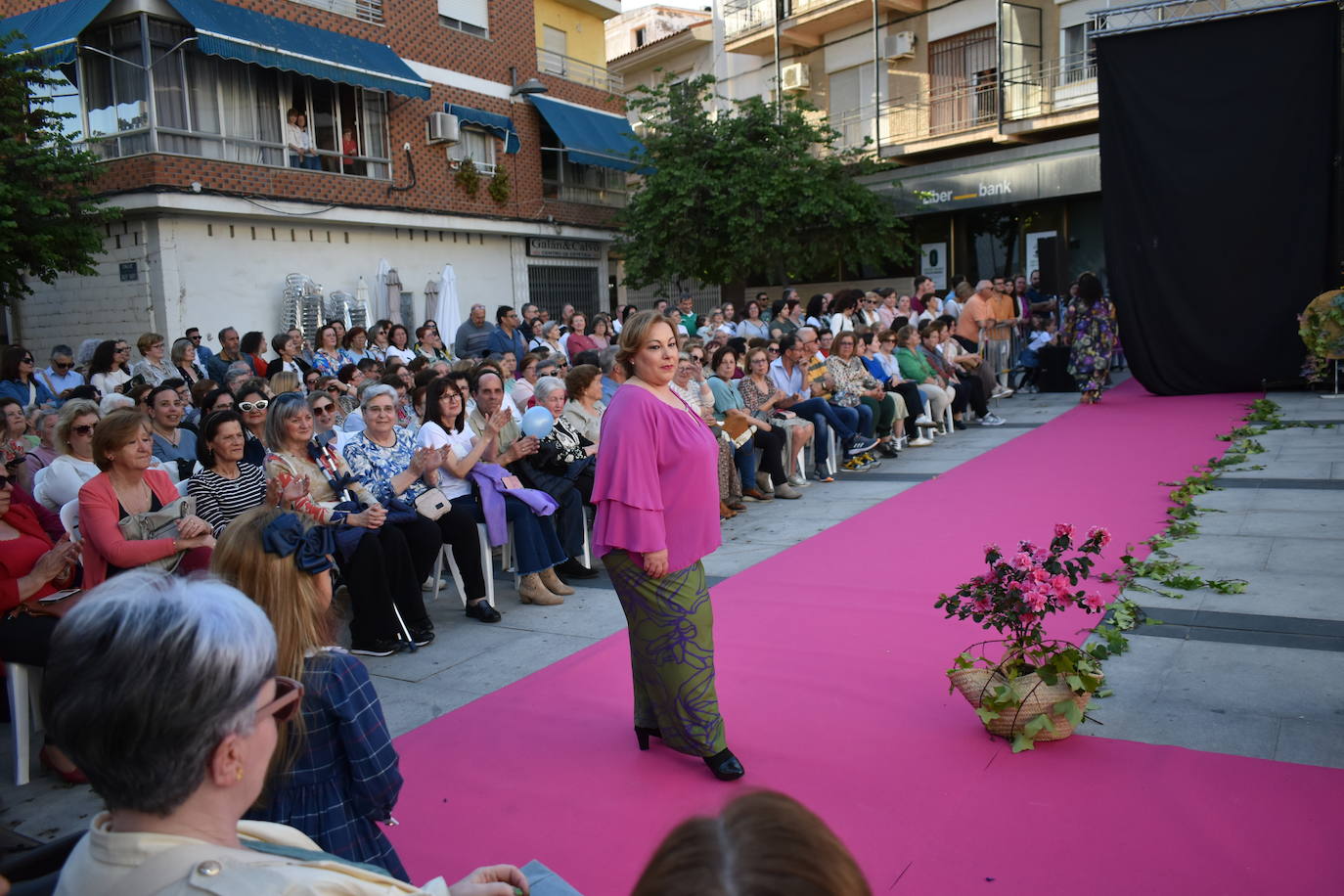 FOTOS: Éxito rotundo del desfile &#039;Miajadas está de moda&#039; (1ª parte)
