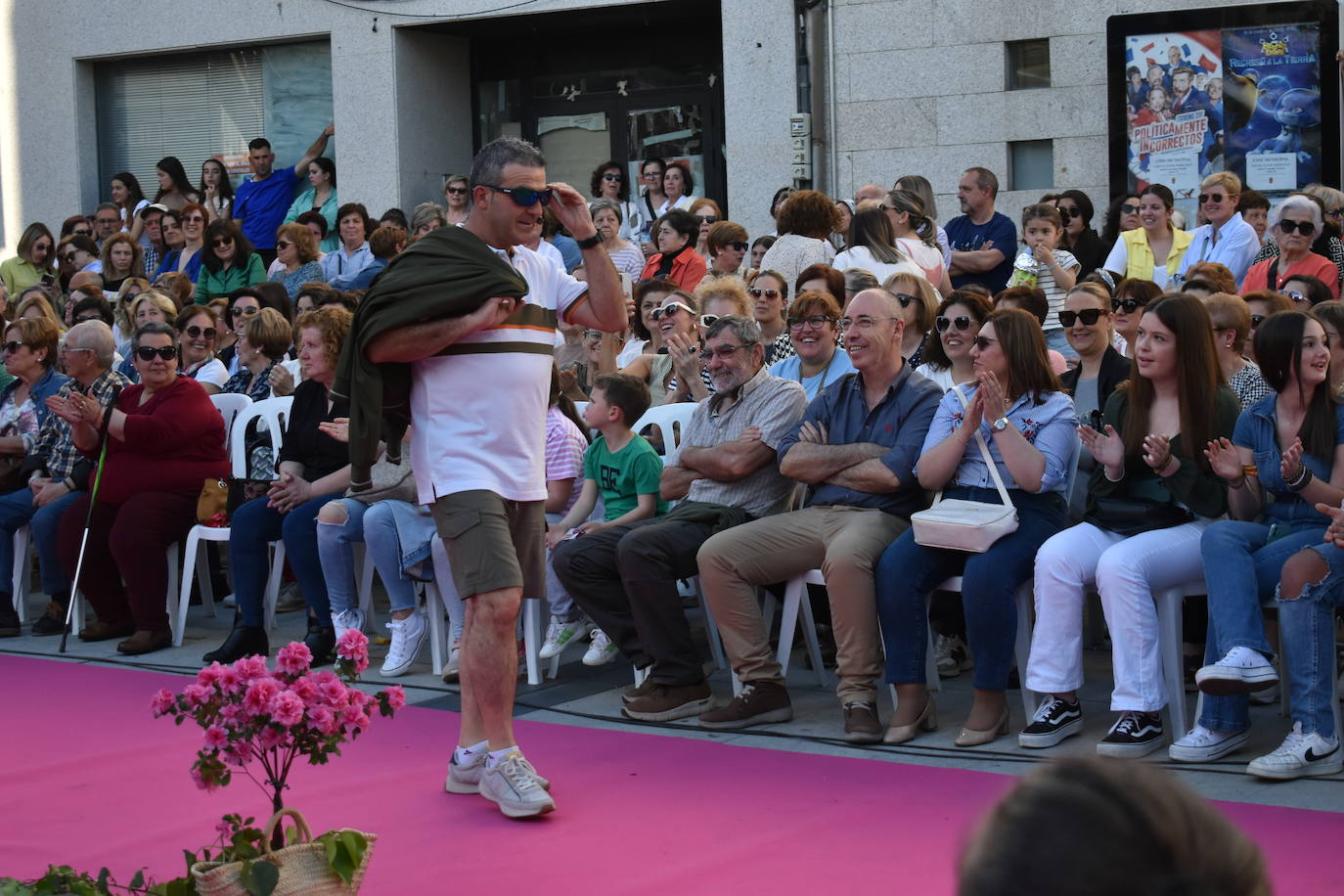 FOTOS: Éxito rotundo del desfile &#039;Miajadas está de moda&#039; (1ª parte)