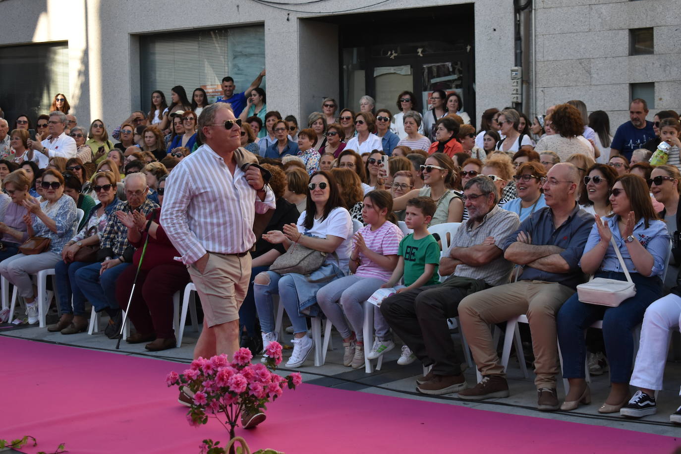 FOTOS: Éxito rotundo del desfile &#039;Miajadas está de moda&#039; (1ª parte)