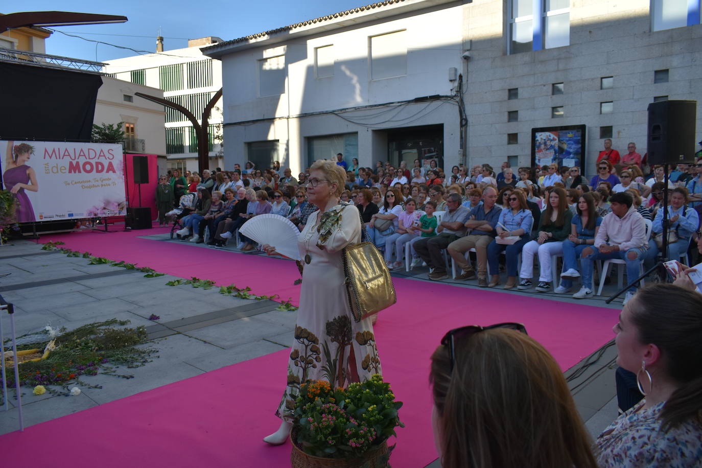 FOTOS: Éxito rotundo del desfile &#039;Miajadas está de moda&#039; (1ª parte)