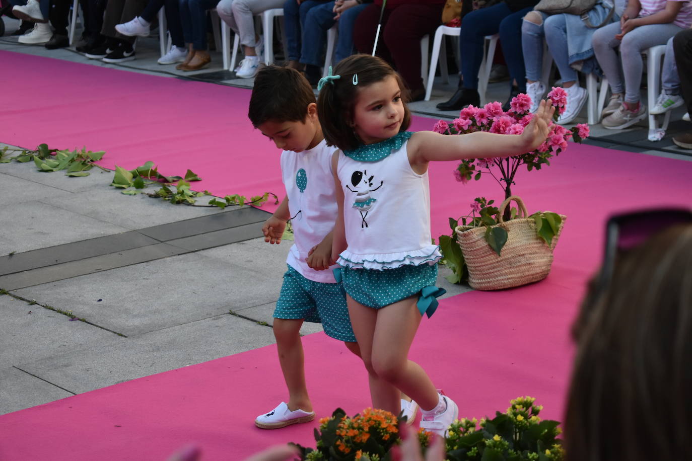 FOTOS: Éxito rotundo del desfile &#039;Miajadas está de moda&#039; (1ª parte)