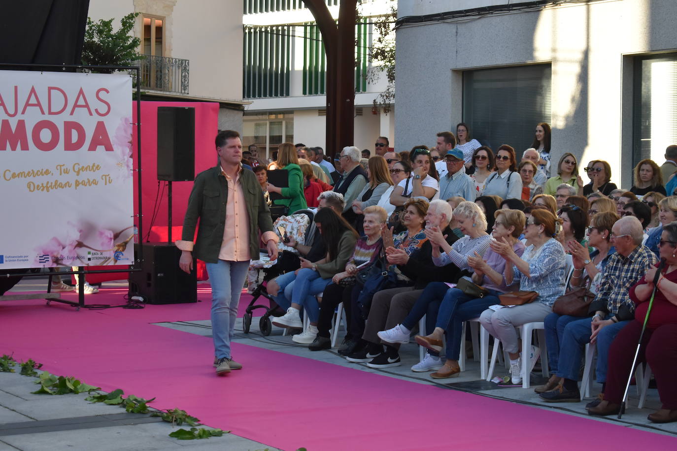 FOTOS: Éxito rotundo del desfile &#039;Miajadas está de moda&#039; (1ª parte)