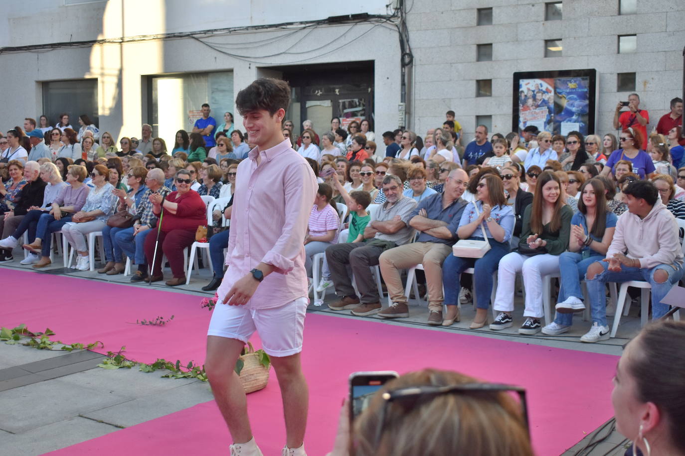 FOTOS: Éxito rotundo del desfile &#039;Miajadas está de moda&#039; (1ª parte)