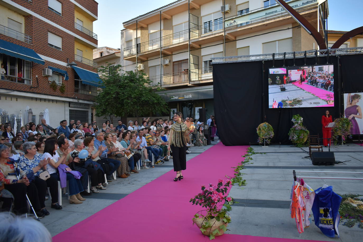 FOTOS: Éxito rotundo del desfile &#039;Miajadas está de moda&#039; (1ª parte)