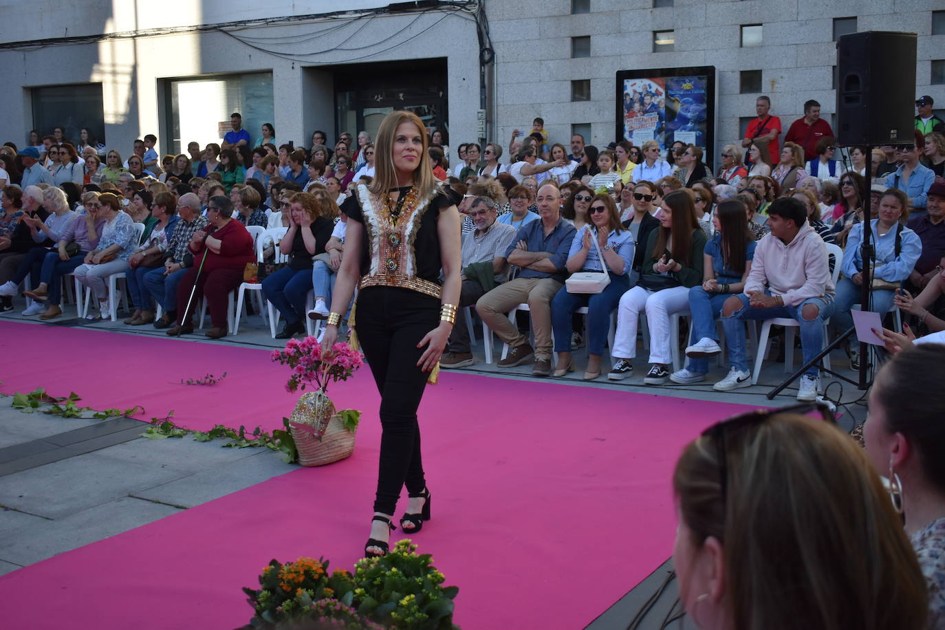 FOTOS: Éxito rotundo del desfile &#039;Miajadas está de moda&#039; (1ª parte)