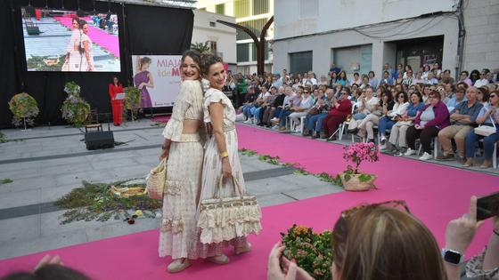 FOTOS: 'Miajadas está de moda… y de fiesta' con los mejores diseños para eventos (2ª parte)