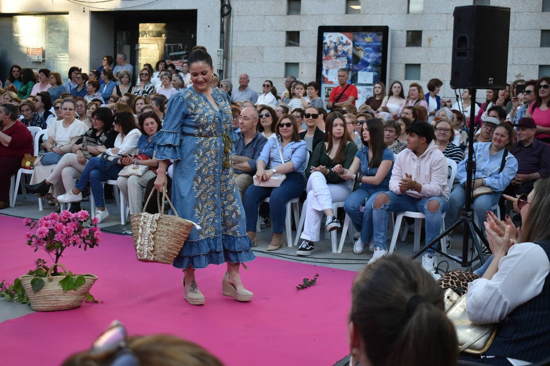 FOTOS: 'Miajadas está de moda… y de fiesta' con los mejores diseños para eventos (2ª parte)