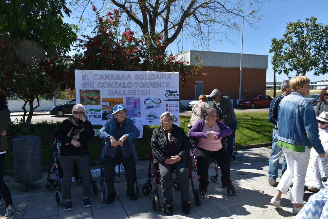 Fotos: El Torrente Ballester y San Martín de Porres corren juntos por la ELA