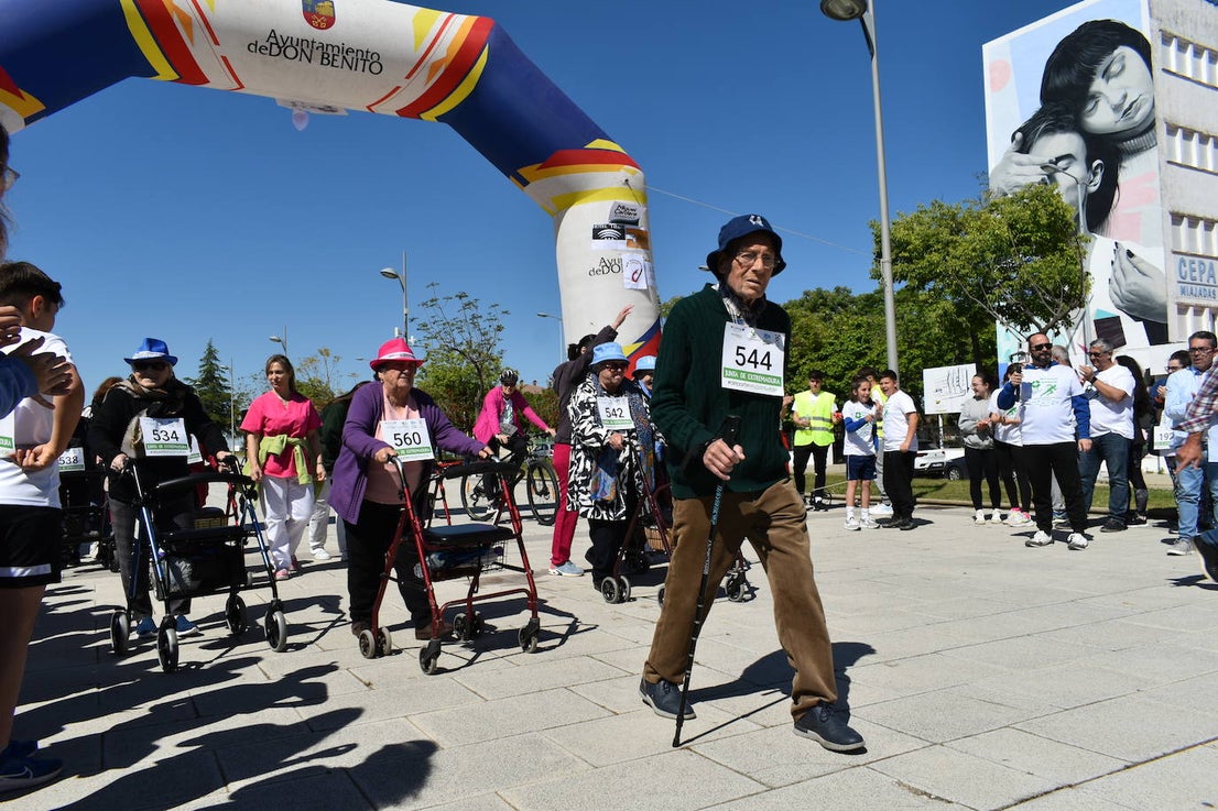 Fotos: El Torrente Ballester y San Martín de Porres corren juntos por la ELA