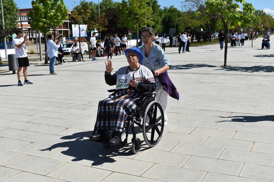 Fotos: El Torrente Ballester y San Martín de Porres corren juntos por la ELA