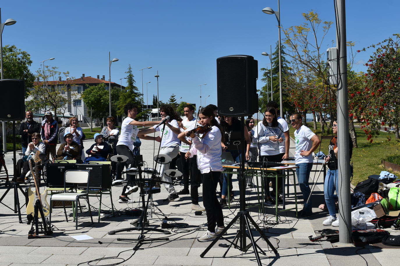 Fotos: El Torrente Ballester y San Martín de Porres corren juntos por la ELA