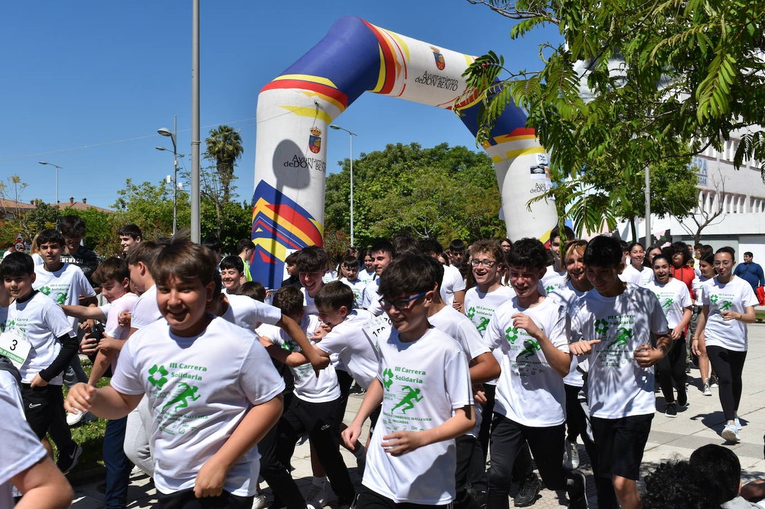 Fotos: El Torrente Ballester y San Martín de Porres corren juntos por la ELA