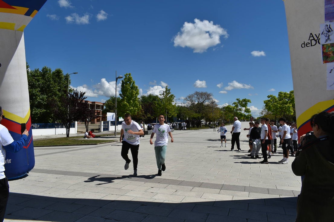 Fotos: El Torrente Ballester y San Martín de Porres corren juntos por la ELA