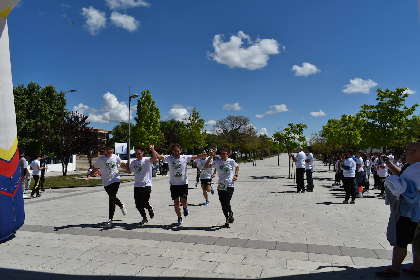 Fotos: El Torrente Ballester y San Martín de Porres corren juntos por la ELA