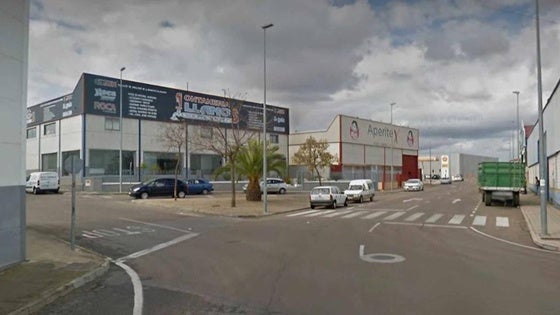 El servicio de recogida de la 'Fracción resto' realiza una ruta por el polígono industrial de lunes a sábado