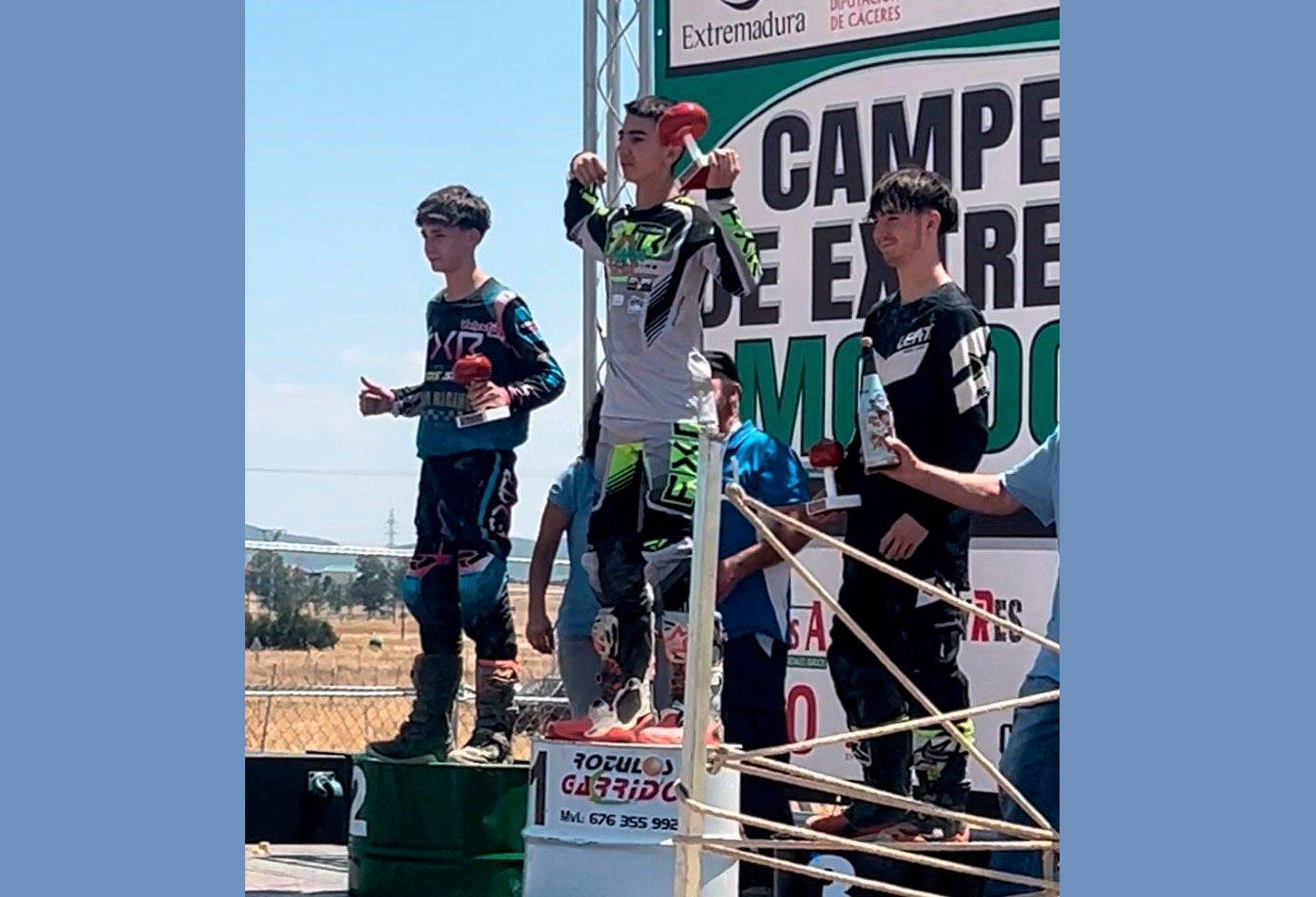 Samuel Tapia vuelve a la competición regional con victoria en MX125
