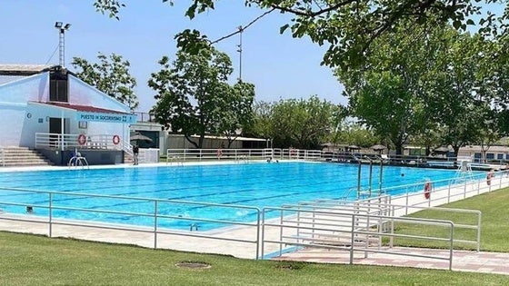 Miajadas ya disfruta de su piscina de verano