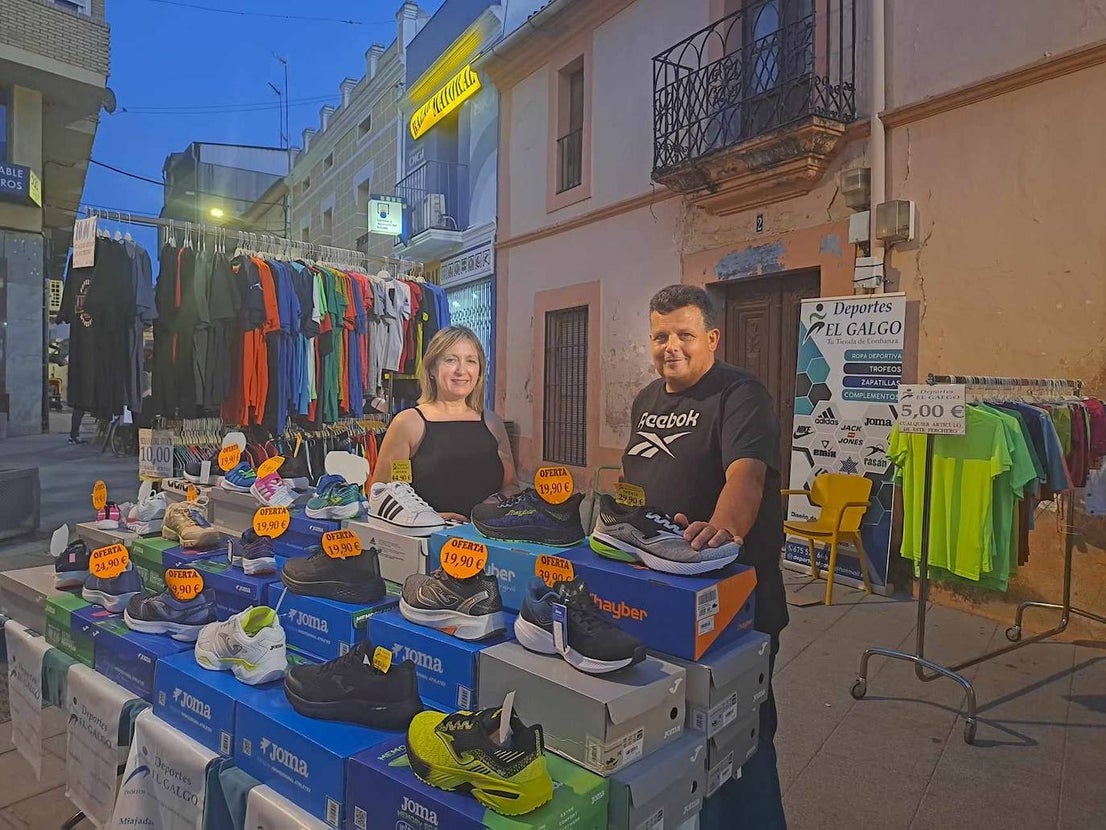 FOTOS: La moda se hace con la noche miajadeña