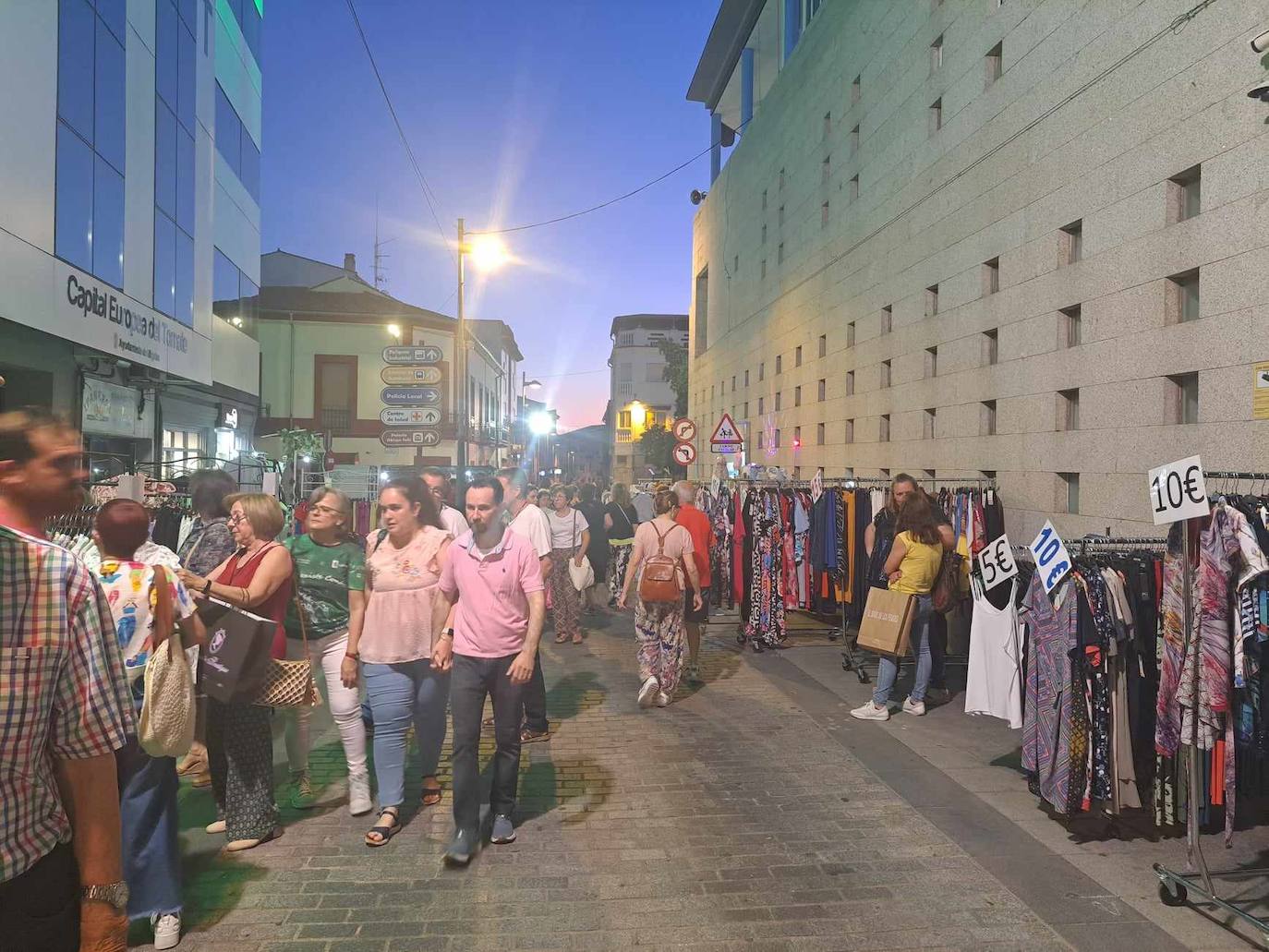 FOTOS: La moda se hace con la noche miajadeña