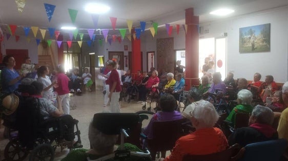 Los mayores de San Martín de Porres disfrutaron de su propia feria