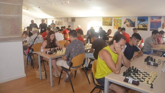 78 jugadores de Extremadura y otras regiones participan en el XIII Torneo de Ajedrez
