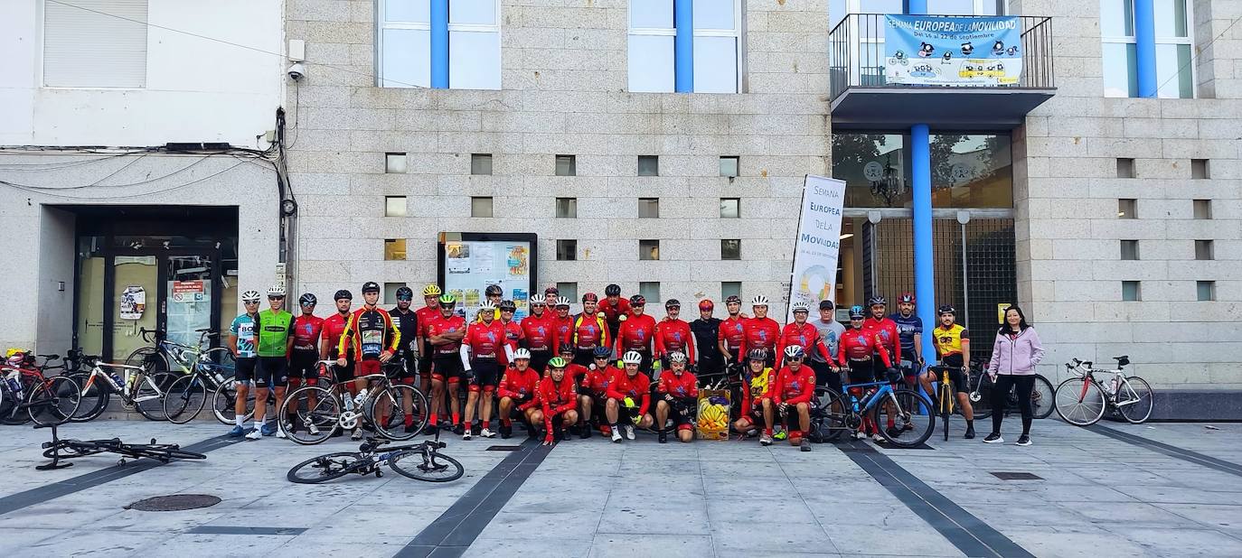 Foto de familia del Club Ciclista Miajadas la pasada SEM.