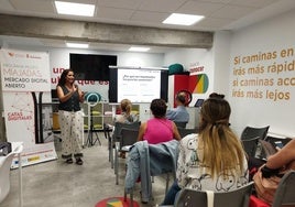 Los comerciantes de Miajadas se forman semanalmente con vídeos de 'Whatsapp Learning'