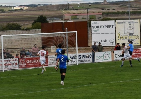 Gol de Marco en el minuto 70 tras un pase de Charly.